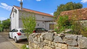 Budova, kde se vila nachází