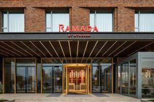Facaden eller indgangen til Ramada by Wyndham Zalau