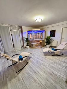 Μια τηλεόραση ή/και κέντρο ψυχαγωγίας στο Villa Plesse - exklusiv und geräumig wohnen nahe Göttingen