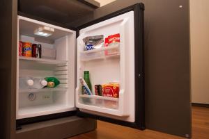 アリッチャにあるMaison 3gのオープン冷蔵庫(食べ物、飲み物付)