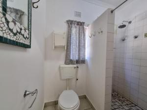 Et badeværelse på Ukhozi Petal Pods + 5 billeder