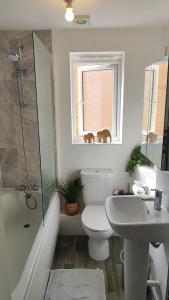 Koupelna v ubytování Baker House - Furnished Lets + 4 fotografie