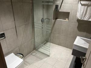 Koupelna v ubytování قمرة قباء Quba moon4