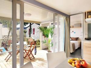 Balkón nebo terasa v ubytování Camping 4 étoiles - Piscine - ccbeece