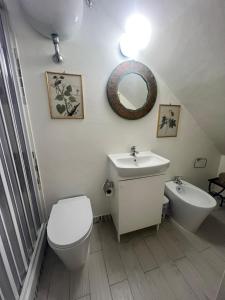 Koupelna v ubytování Suali Case nel Borgo