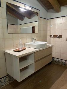 Et badeværelse på Etxekone + 45 billeder