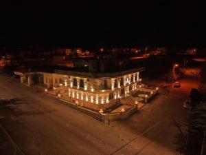 Bygningen som hotellet ligger i + 18 billeder