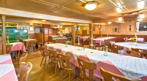 Restaurace v ubytování Gasthaus Hirschen Oberes Wirtshaus