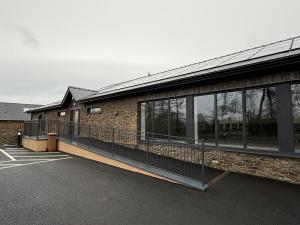 Tòa nhà nơi khách sạn tọa lạc