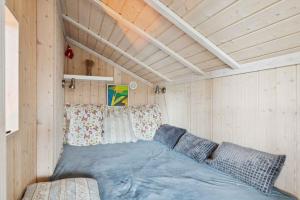 Giường trong phòng chung tại Beautiful Summer House From 2008 Outdoor Spa