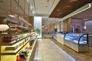 Peldbaseins naktsmītnē Hotel Hyundai by Lahan Mokpo vai tās tuvumā
