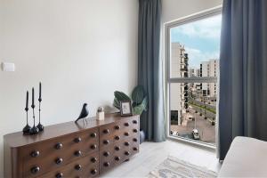 Ένα ή περισσότερα κρεβάτια σε δωμάτιο στο The Poet Den with 120 inch screen