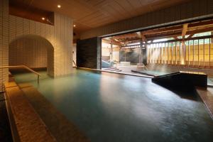 Hakodate Hotel Banso tesisinde veya buraya yakın yüzme havuzu