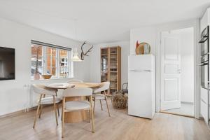 Køkken eller tekøkken på Feriehus 4002 + 20 billeder