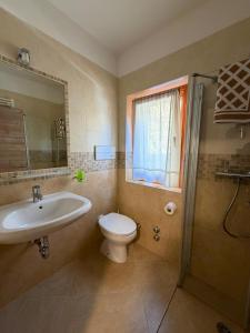 Koupelna v ubytování Rifugio Capanna Bill