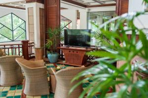 TV a/nebo společenská místnost v ubytování Krabi Maritime Resort