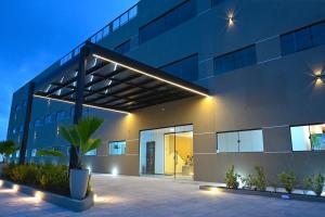 Budova, kde se hotel nachází + 7 fotografií