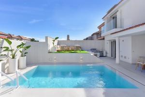 Swimmingpoolen hos eller tæt på Meloneras Hills 16 With Pool by VillaGranCanaria