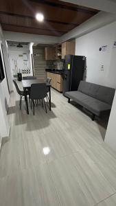 Kuchyň nebo kuchyňský kout v ubytování Alojamiento a 40 minutos del Parque del Café