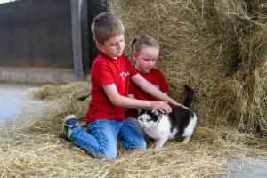 Børn der bor på Almerhof - Waldferienhof Almer