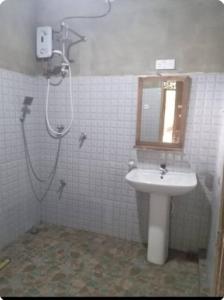 Ένα μπάνιο στο The Mud House