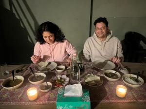 Φαγητό σε αυτό το δωμάτιο σε οικογενειακή κατοικία ή κάπου εκεί κοντά