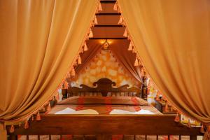 Postel nebo postele na pokoji v ubytování Solomon Beach Hotel + 168 fotografií