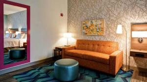 Khu vực ghế ngồi tại Home2 Suites by Hilton