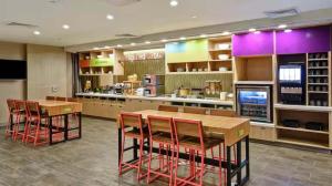 Nhà bếp/bếp nhỏ tại Home2 Suites by Hilton