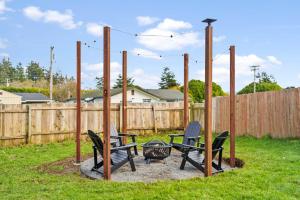 Vườn quanh Modern Cozy Cottage Near Redwoods & Pristine Beaches