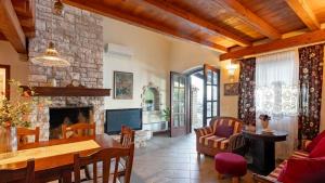 Et tv og/eller underholdning på Villa Stavros by Villas Guide