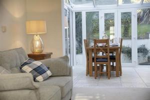 Et opholdsområde på 4 Bed in Gower oc-hh672