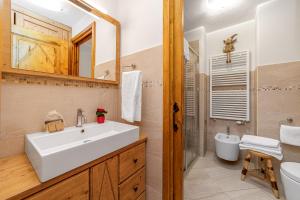 Et badeværelse på Maison Carrel Elegant 7 + 17 billeder