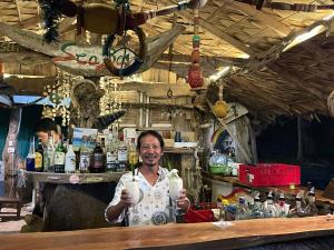 Gæster der bor på Koh Ngai Sea Open Resort + 37 billeder