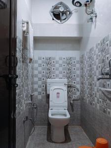 Koupelna v ubytování The Krishna Inn