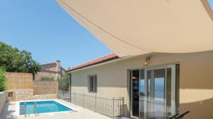 Swimmingpoolen hos eller tæt på Villa Julia - Korcula by Villas Guide