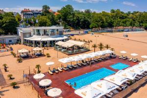 Swimmingpoolen hos eller tæt på Студио