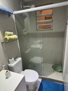 Ένα μπάνιο στο Apartamento Sofisticado na Freguesia