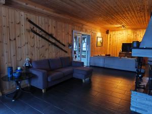 Khu vực ghế ngồi tại Mountain Lodge - Midtgardstunet