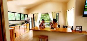 Et tv og/eller underholdning på Nature Observatory Studio with Private Pool