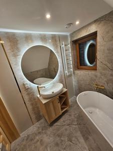 Phòng tắm tại Wierchowy zakątek -jacuzzi +22 ảnh