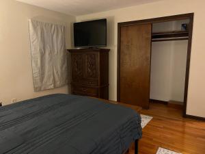 Giường trong phòng chung tại Entire Home in East Haven, Connecticut