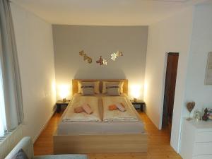 Giường trong phòng chung tại Golden Base