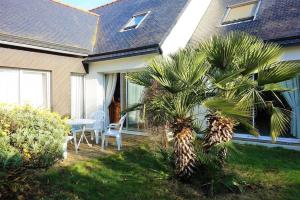 En have udenfor Villa avec jardin dans un quartier calme au centre de Perros-Guirec - Réf 934