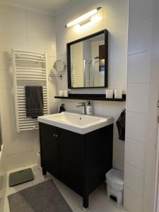 Et badeværelse på Apartment AlcudiaMar + 17 billeder