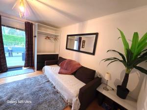 Postel nebo postele na pokoji v ubytování Studio cosy a 5mn du Kirchberg