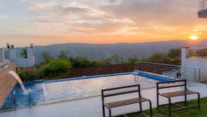 Swimmingpoolen hos eller tæt på Strawberry King Resort