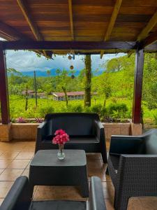 Naturlandskabet i nærheden af lodgen