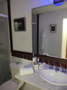 Et badeværelse på Cabana da Pedra para Casal