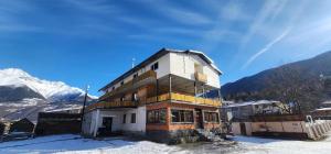 Nespecifikovaný výhled na hory nebo výhled na hory při pohledu z hotelu